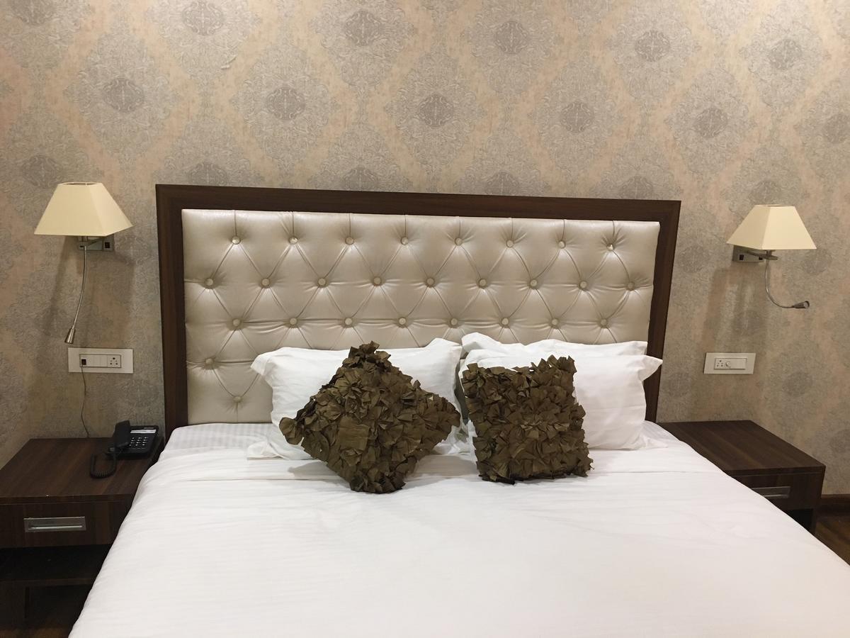 Hotel Anand Renaissance Firozpur Exterior foto