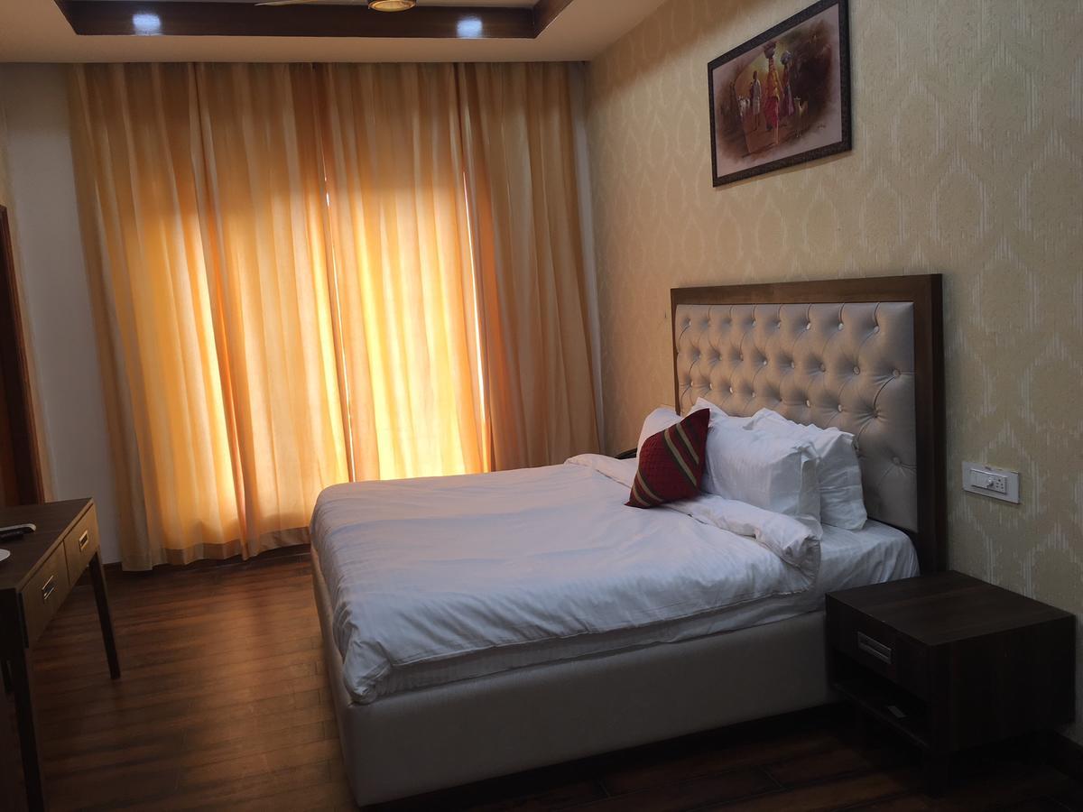 Hotel Anand Renaissance Firozpur Exterior foto